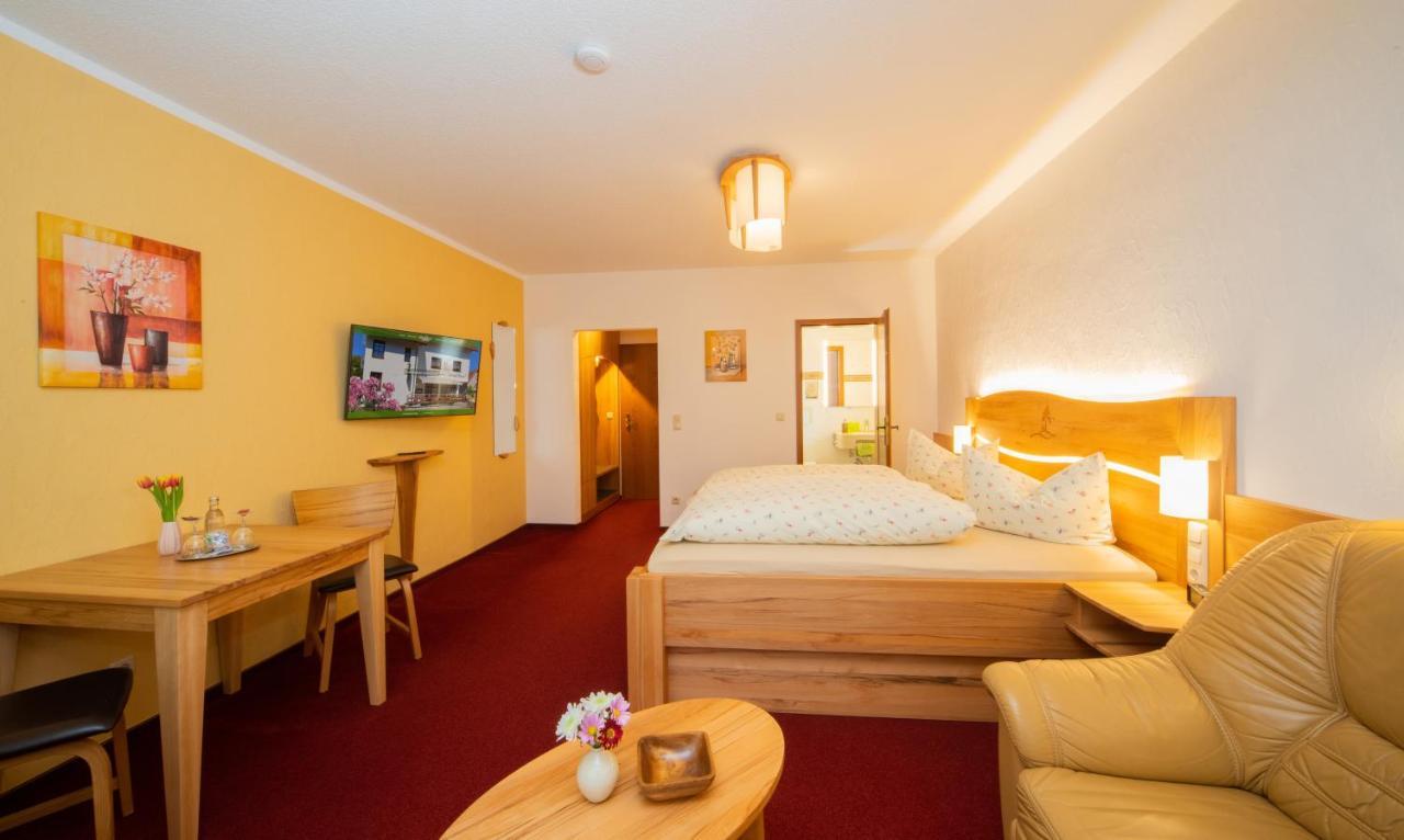 Rennsteighotel Gruener Baum Schmiedefeld am Rennsteig Luaran gambar